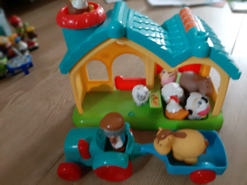 happyland farm tractor playset